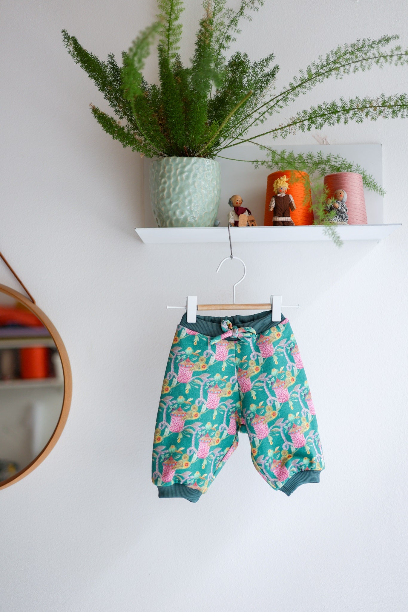 Babies organic cotton sweat pants.