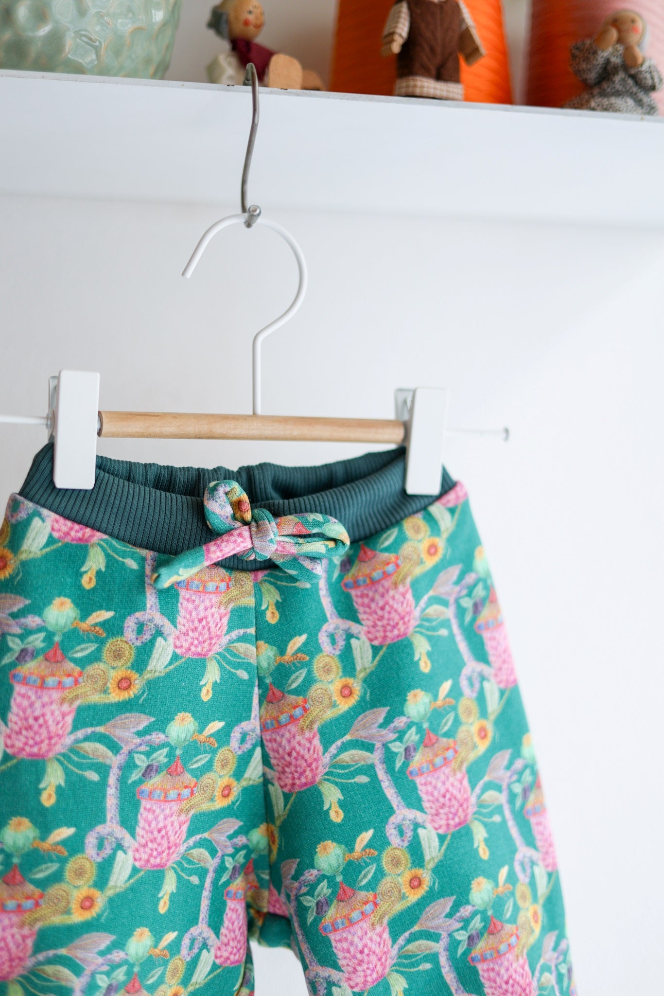 Babies organic cotton sweat pants.