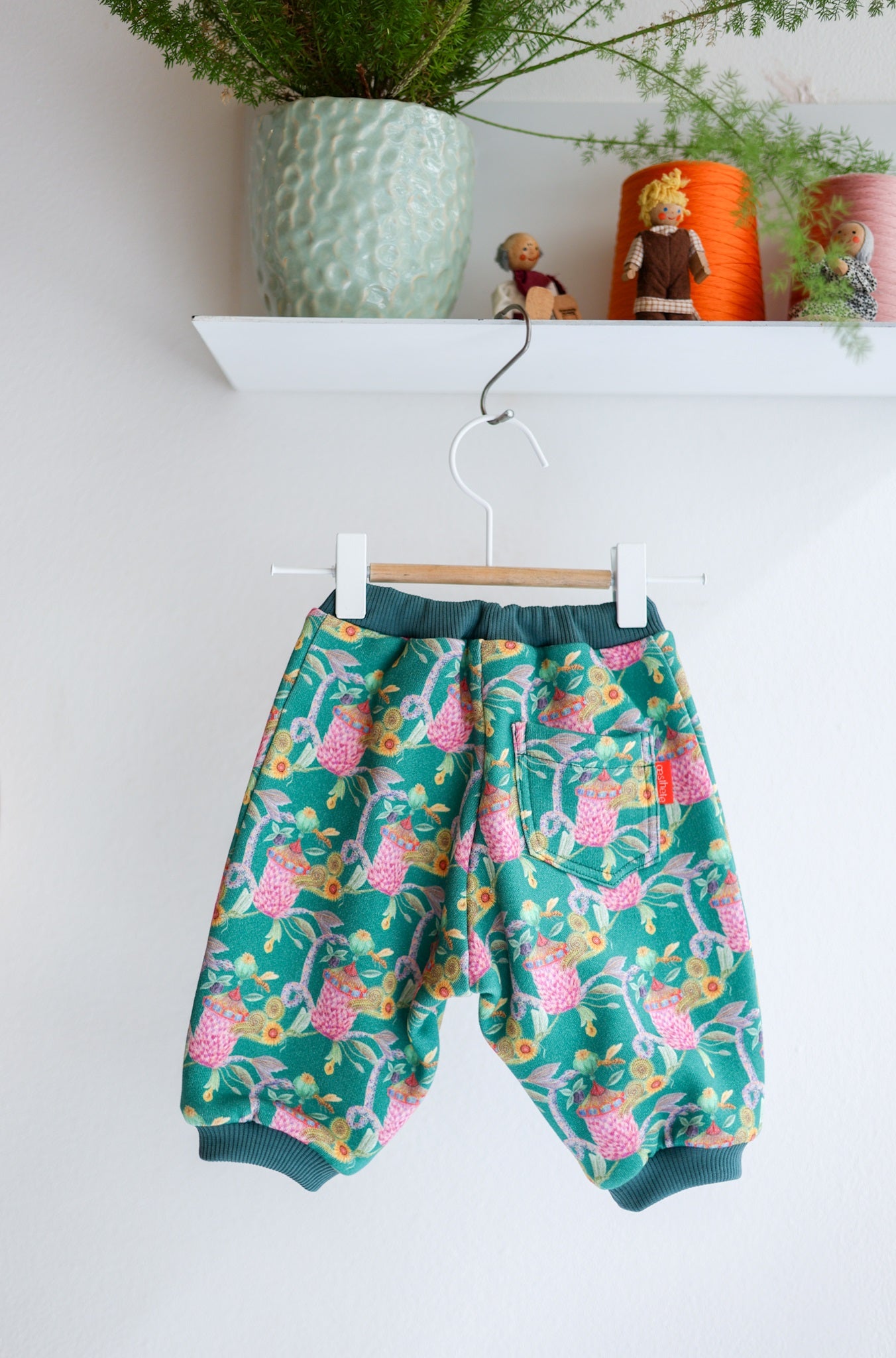 Babies organic cotton sweat pants.