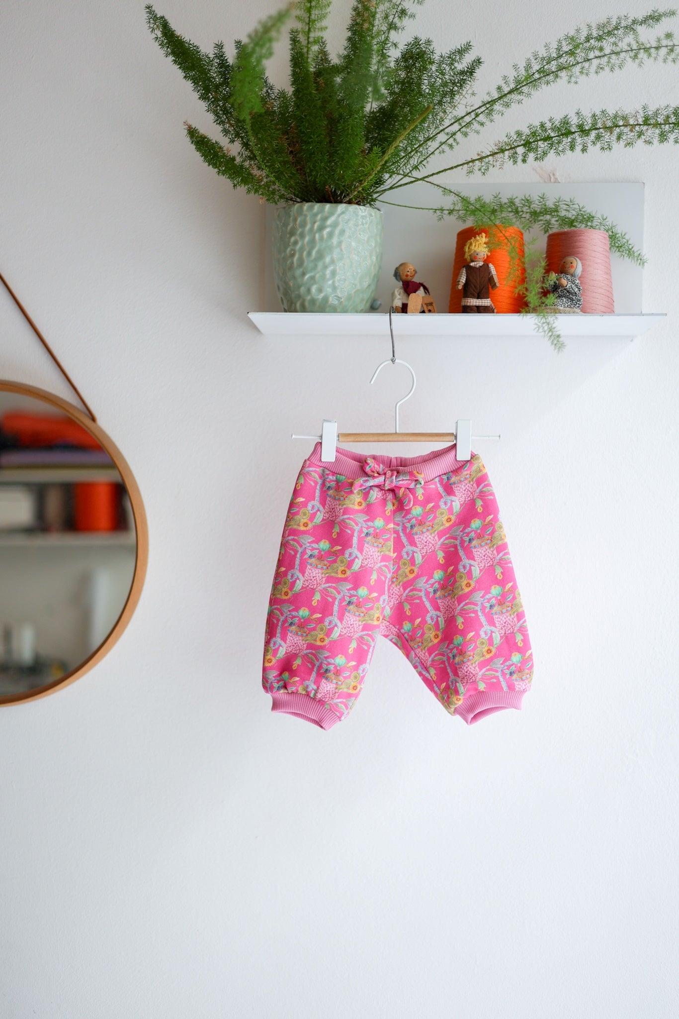 Babies organic cotton sweat pants.
