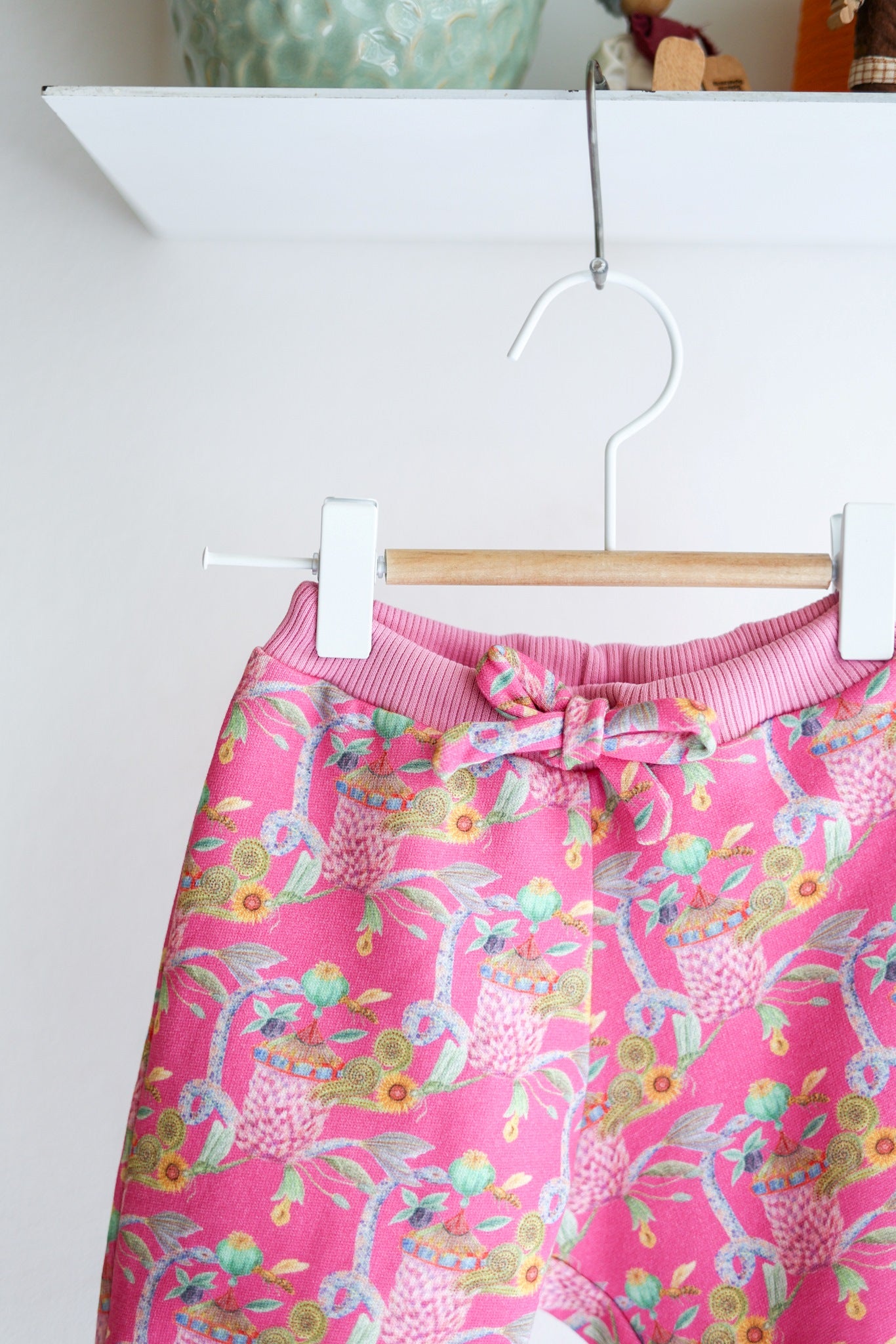 Babies organic cotton sweat pants.