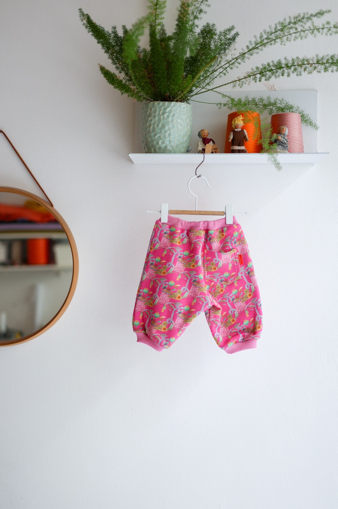 Babies organic cotton sweat pants.