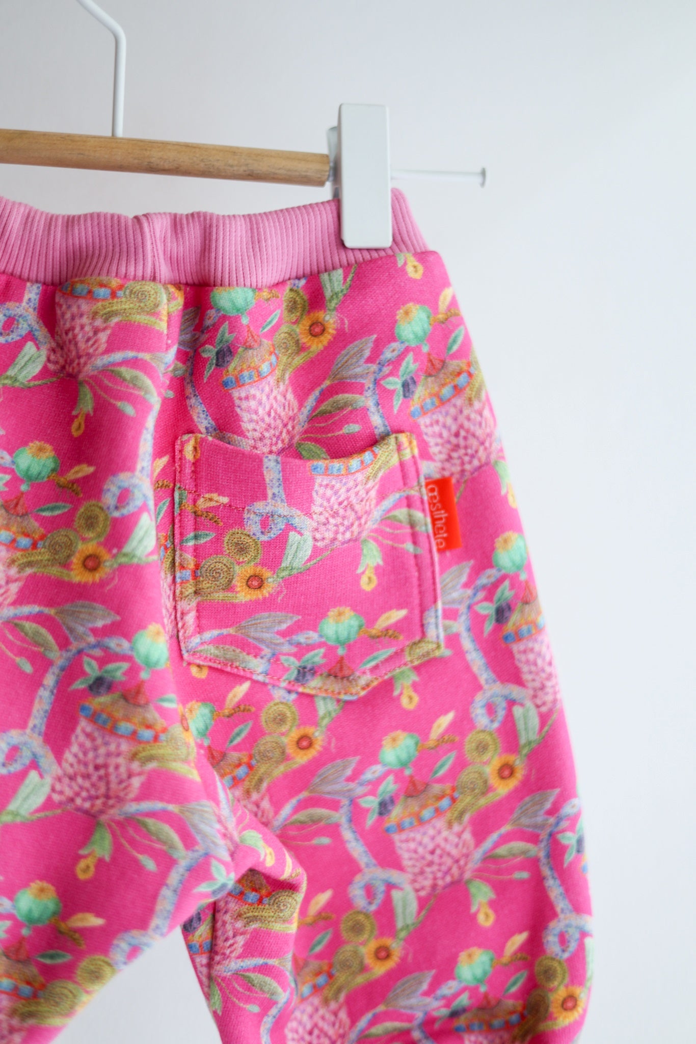 Babies organic cotton sweat pants.