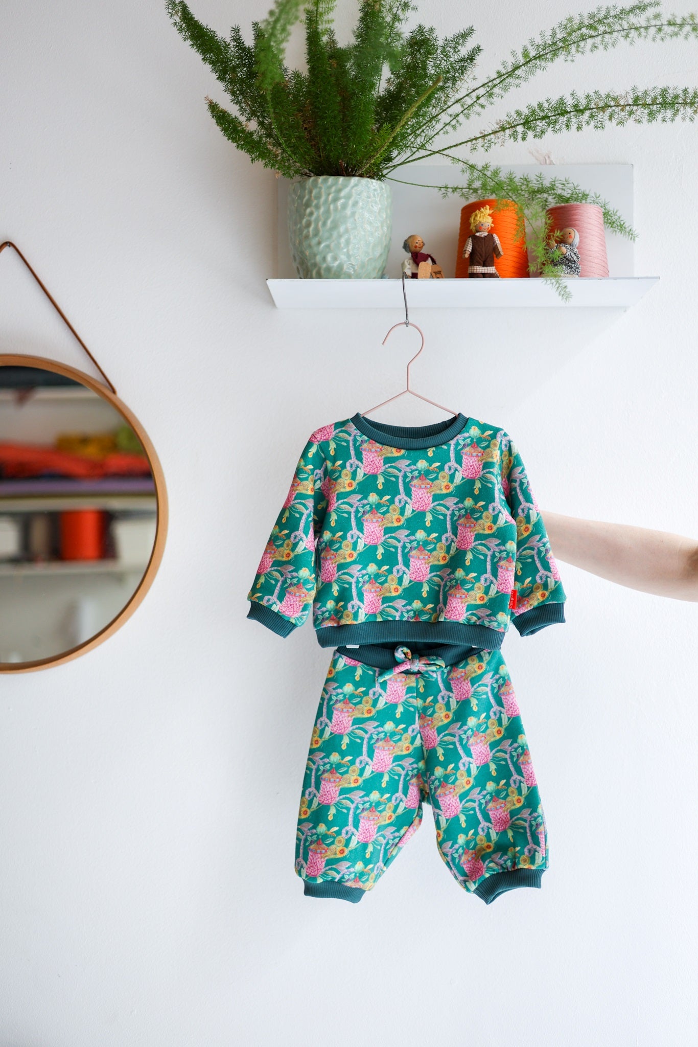 Babies organic cotton sweatshirt and pants.