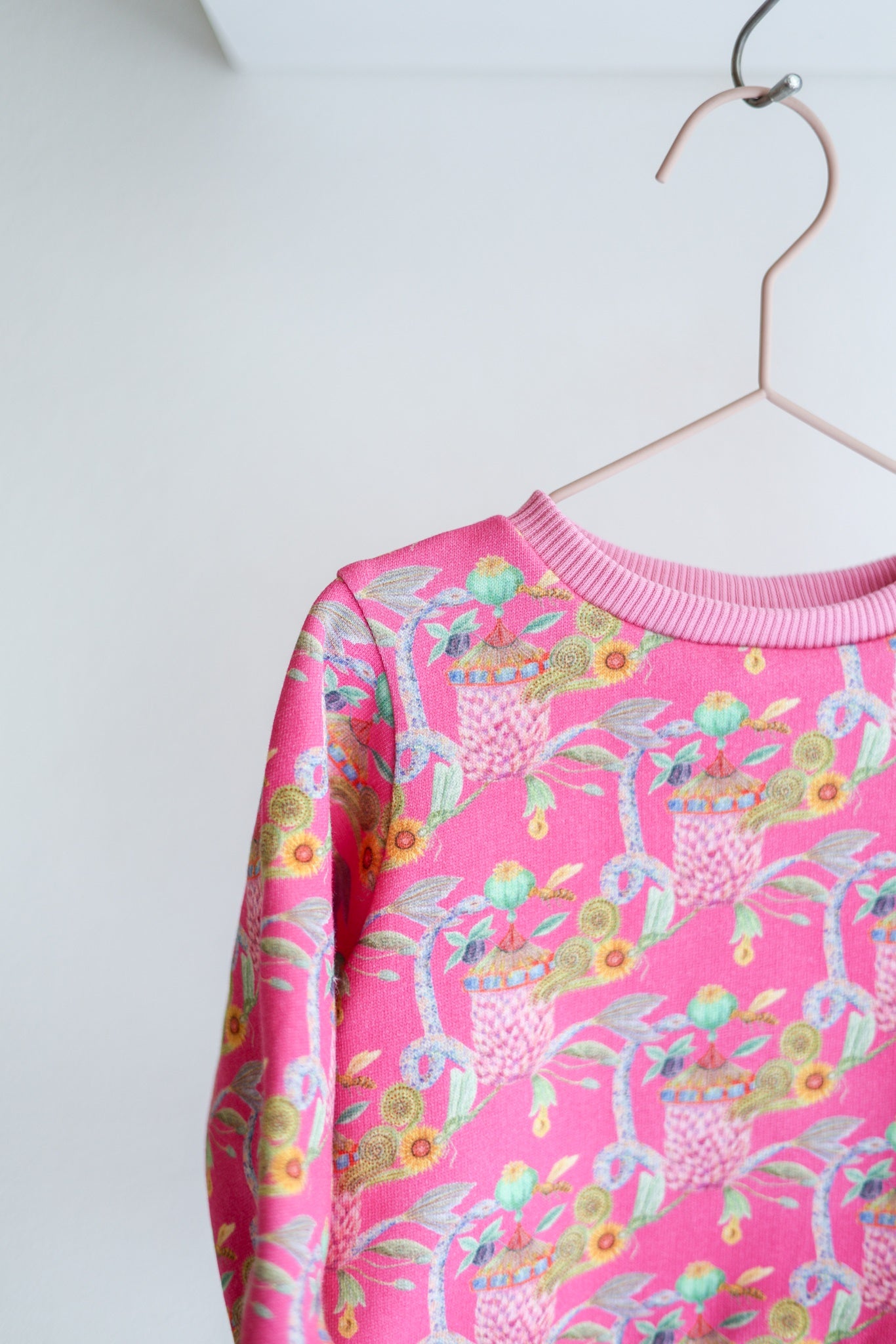 Babies organic cotton sweatshirt.