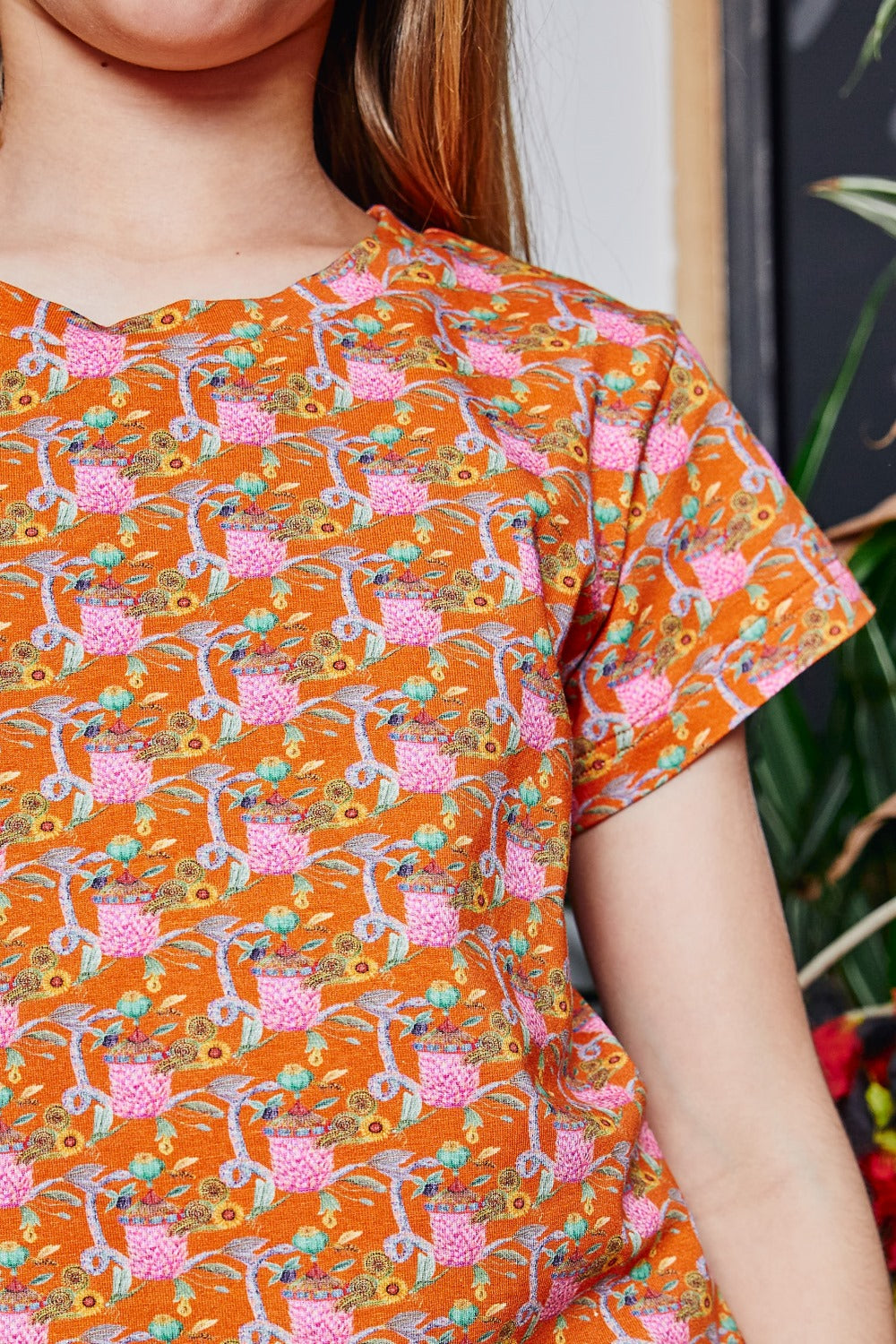 Organic cotton stretch jersey girls t-shirt.