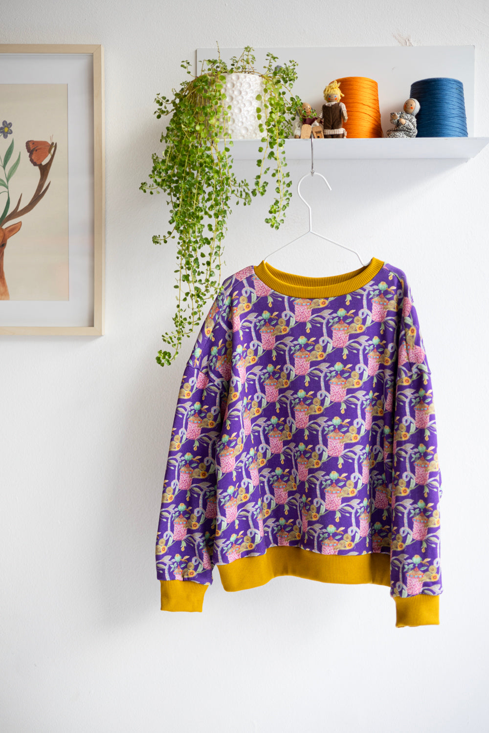 Kids unisex organic cotton oversized sweatshirt.