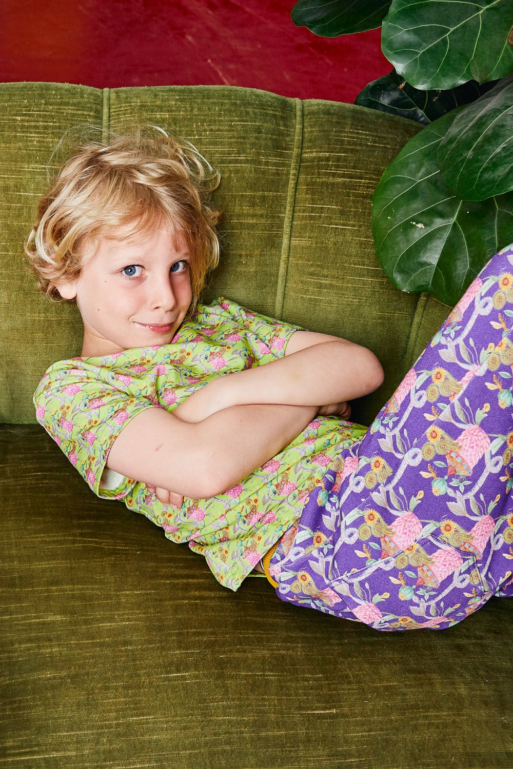 Kids unisex organic cotton stretch jersey t-shirt.