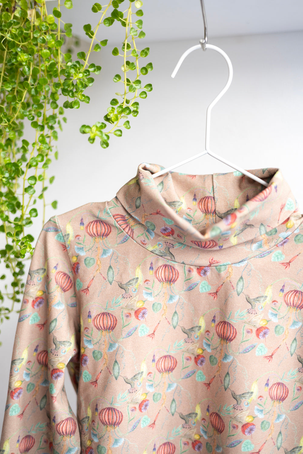 Kids organic cotton stretch jersey turtleneck t-shirt.