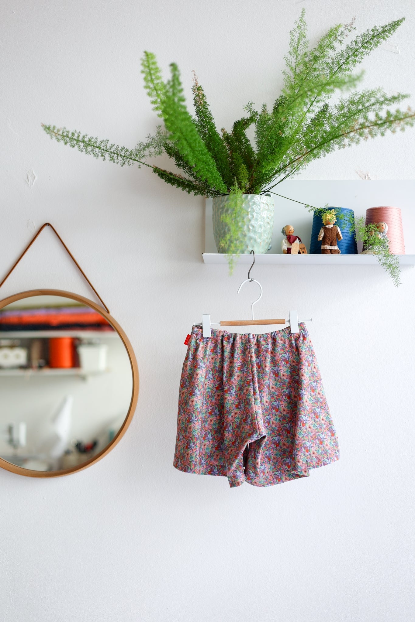 Organic cotton jersey kids extra flared shorts.