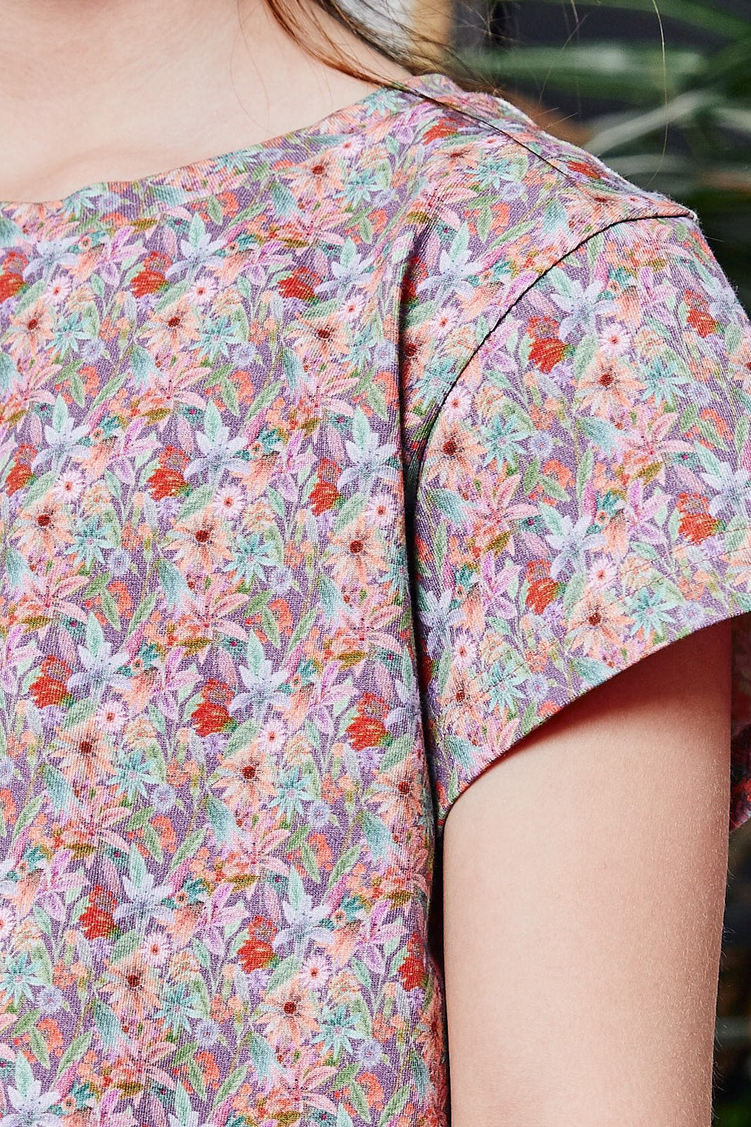 Organic cotton stretch jersey girls t-shirt.