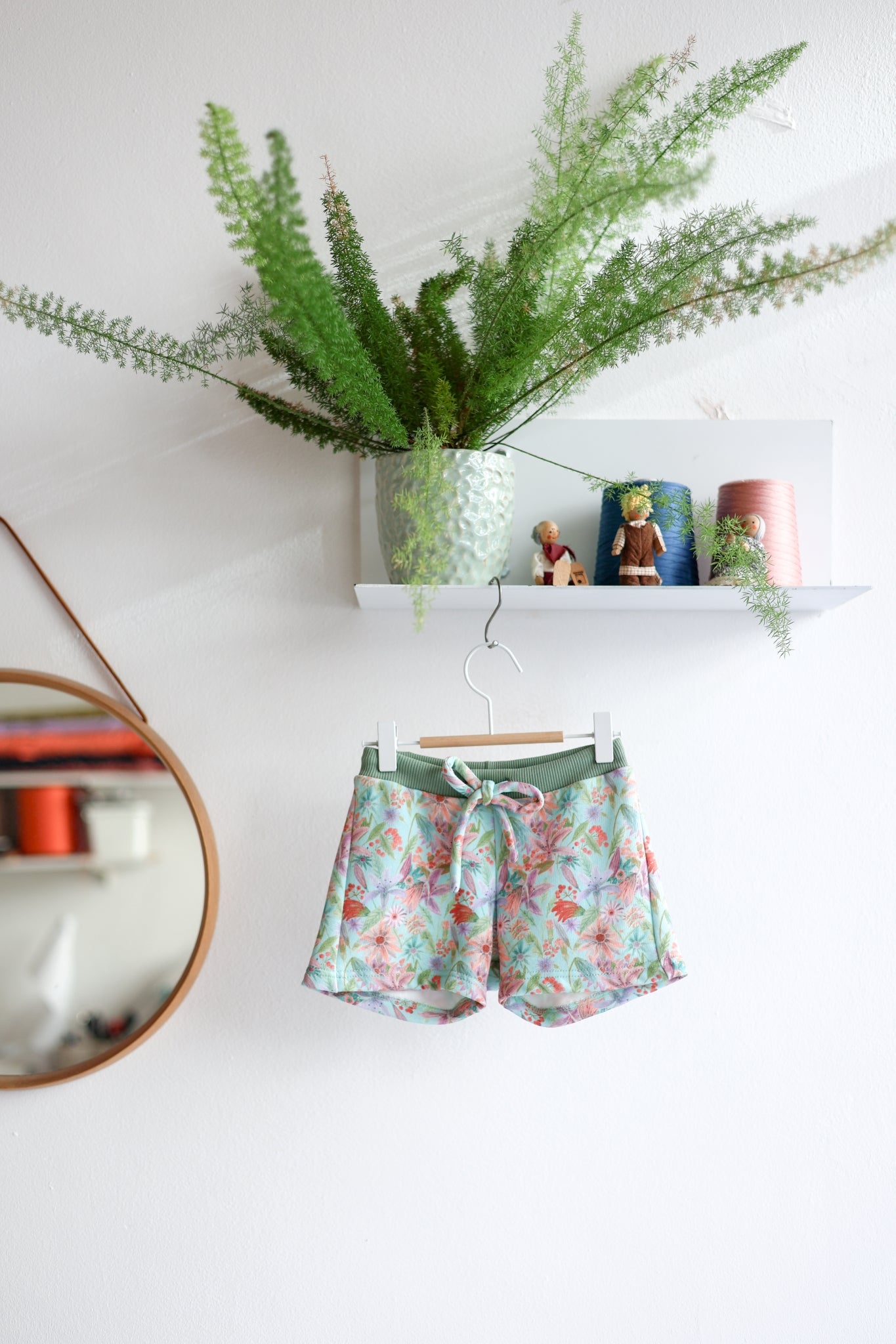 Organic cotton sweat kids shorts.