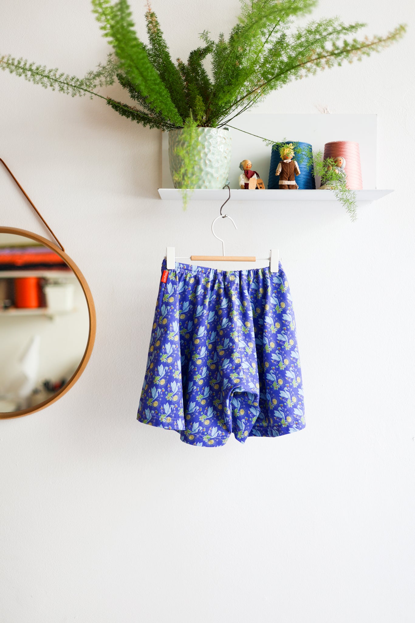 Organic cotton jersey kids extra flared shorts.