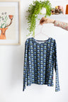 Kids unisex organic cotton stretch jersey long sleve t-shirt.