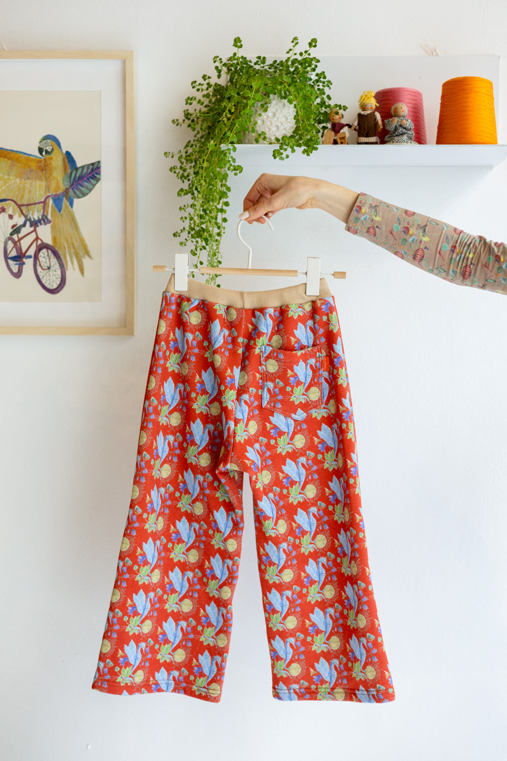 Kids organic cotton sweat pants.