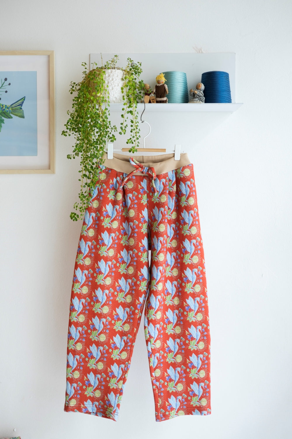 Kids organic cotton sweat pleated pants.