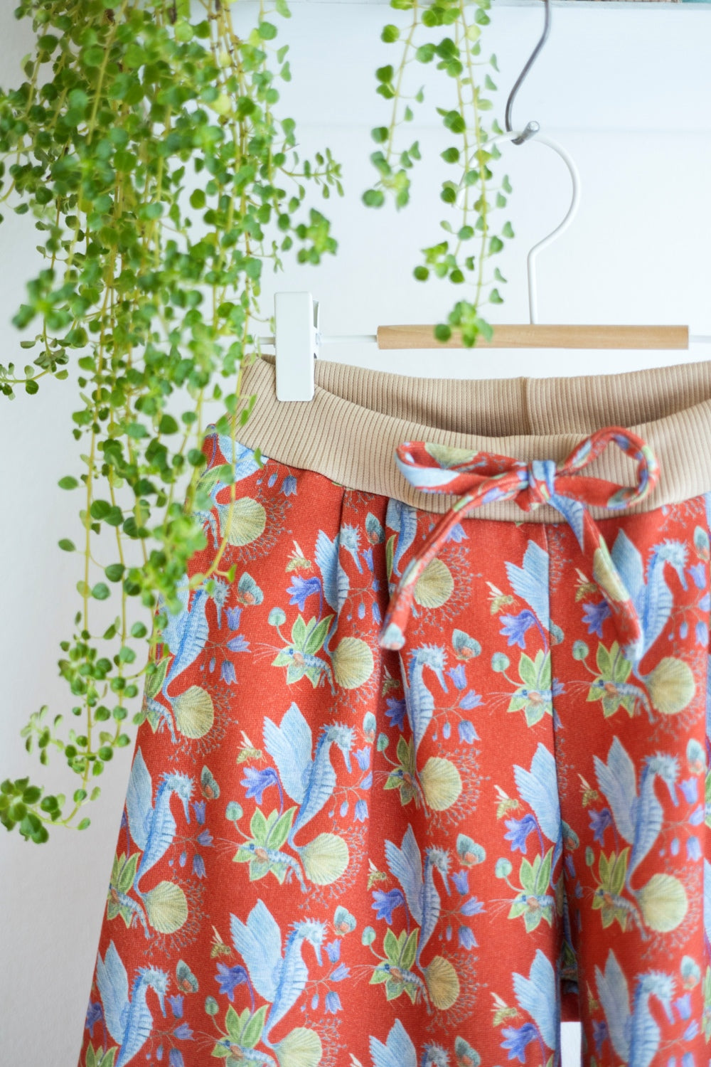 Kids organic cotton sweat pleated pants.