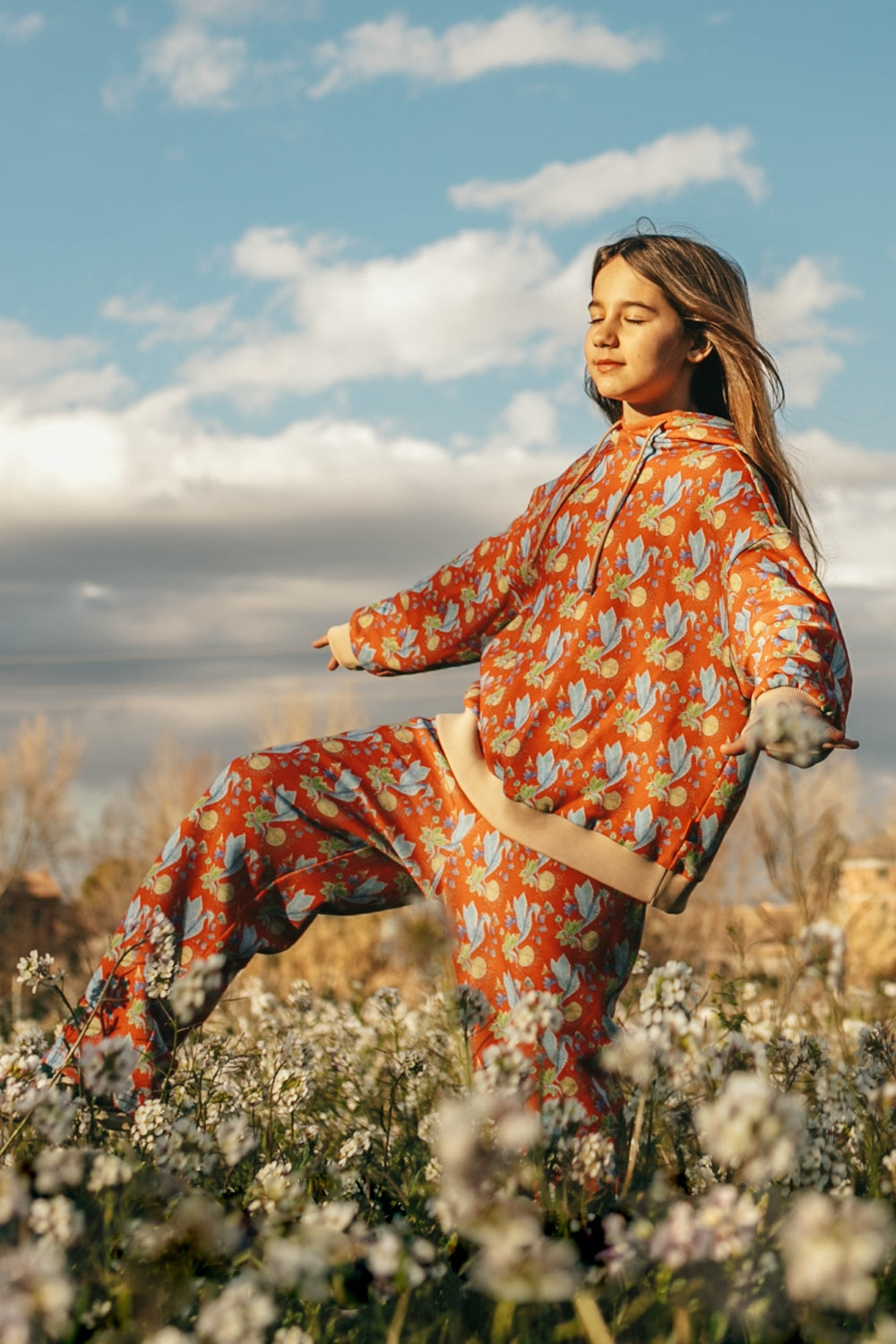 Kids organic cotton sweat outfit.