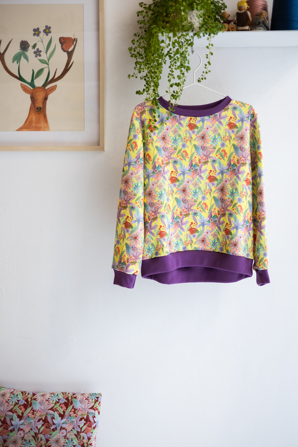 Girls organic cotton sweatshirt.