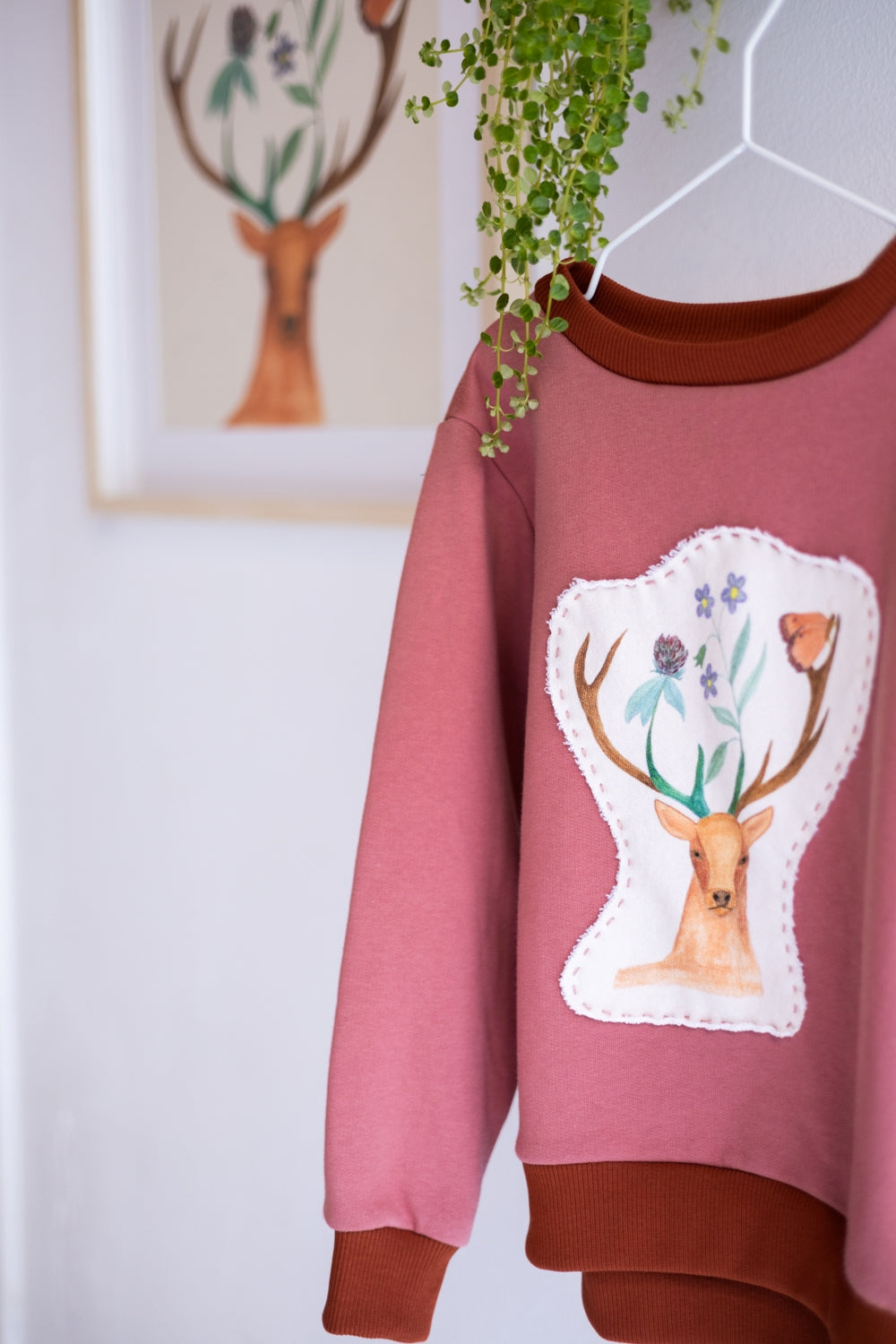 Girlish organic cotton sweatshirt.