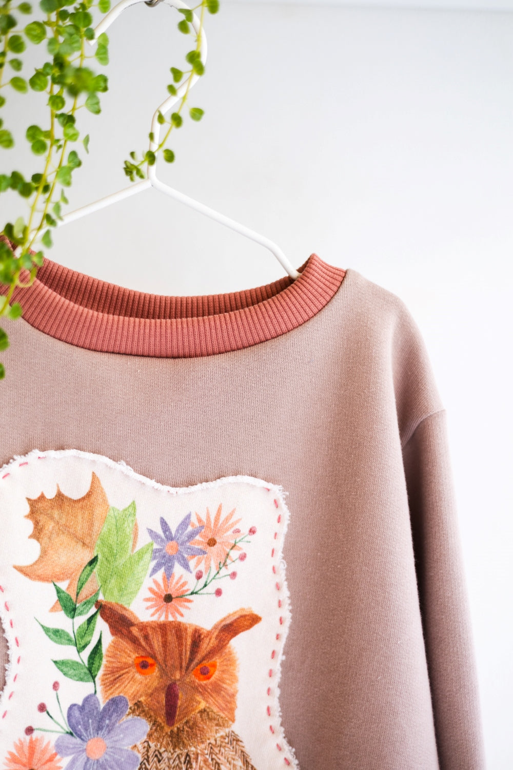 Girlish organic cotton sweatshirt.