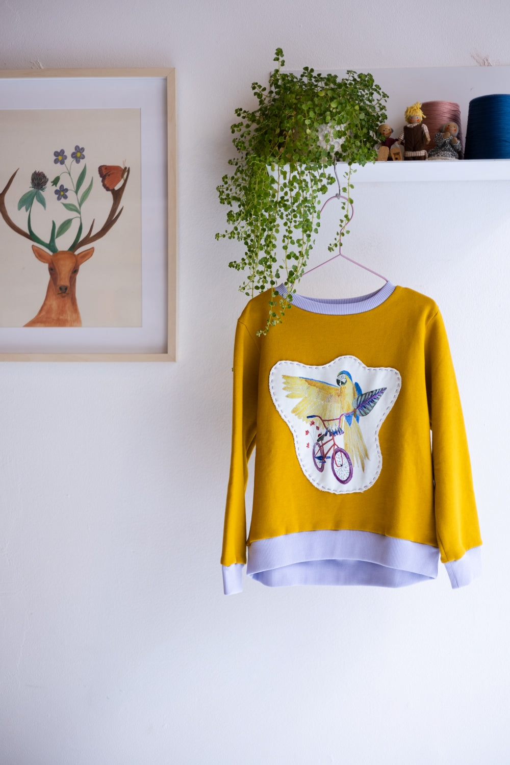 Girlish organic cotton sweatshirt.