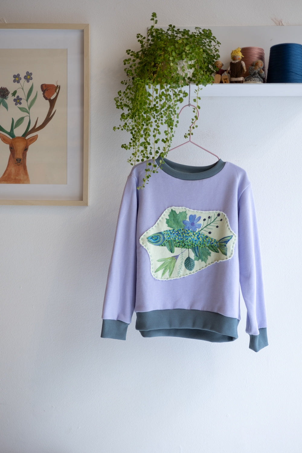 Girlish organic cotton sweatshirt.