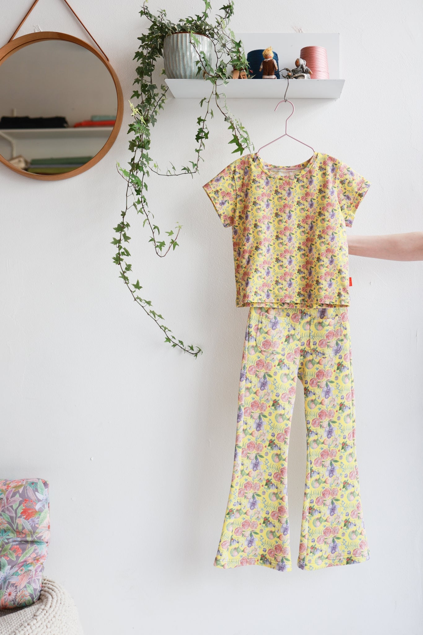 Organic cotton girls t-shirt and pants.