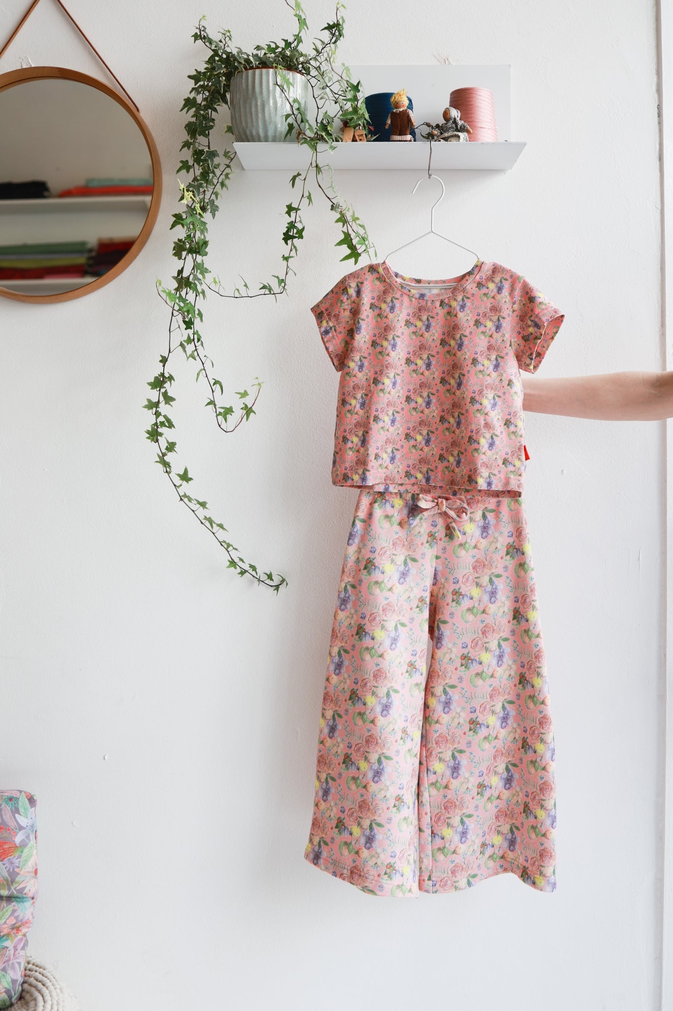 Organic cotton girls t-shirt and pants.