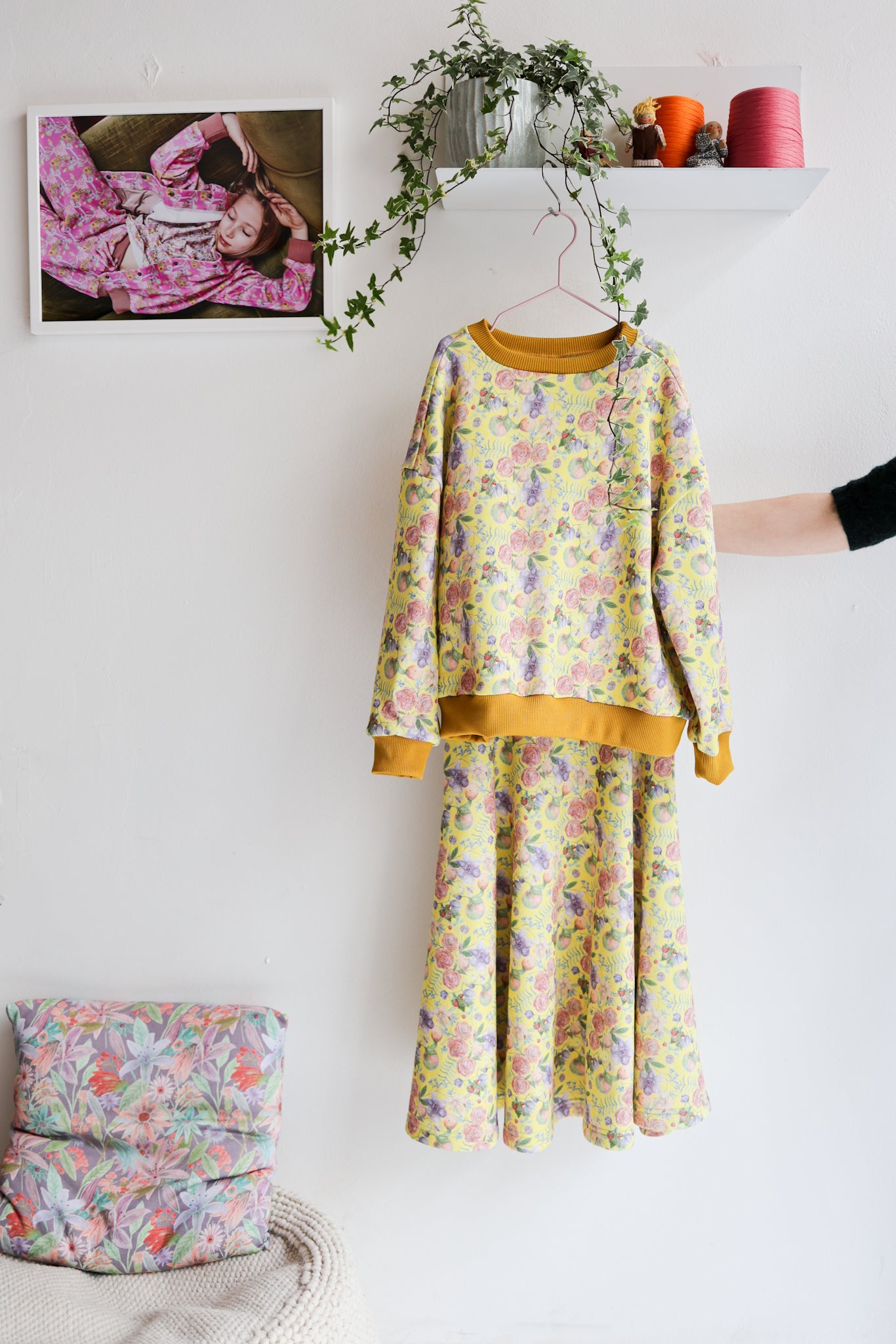 Kids organic cotton sweatshirt and flared skirt.