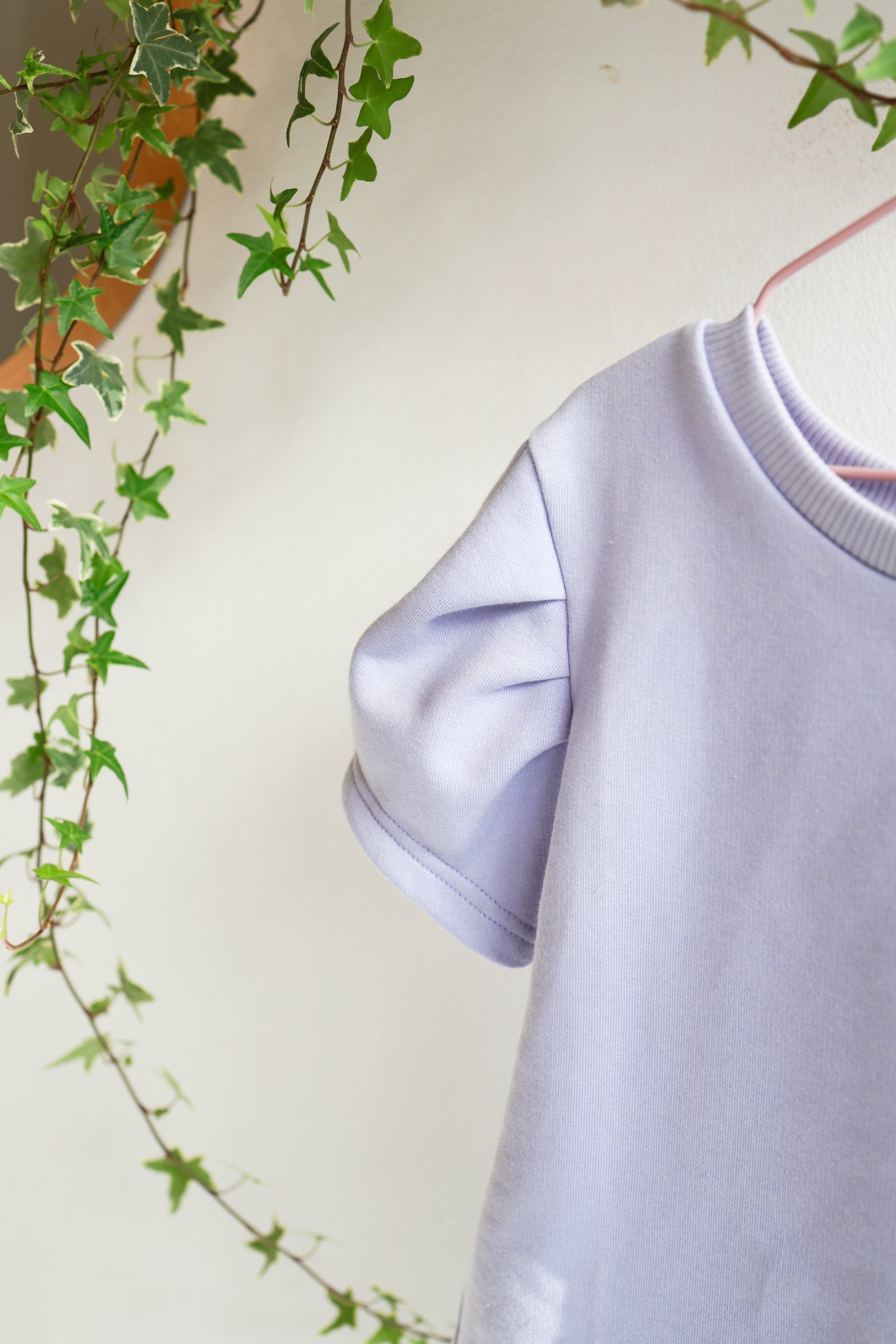 Organic cotton puffed sleeve kids top.