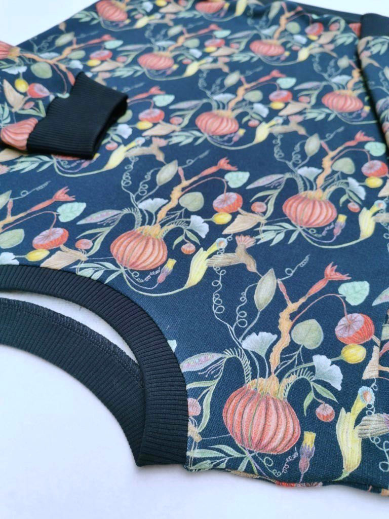 Kids unisex organic cotton sweatshirt.