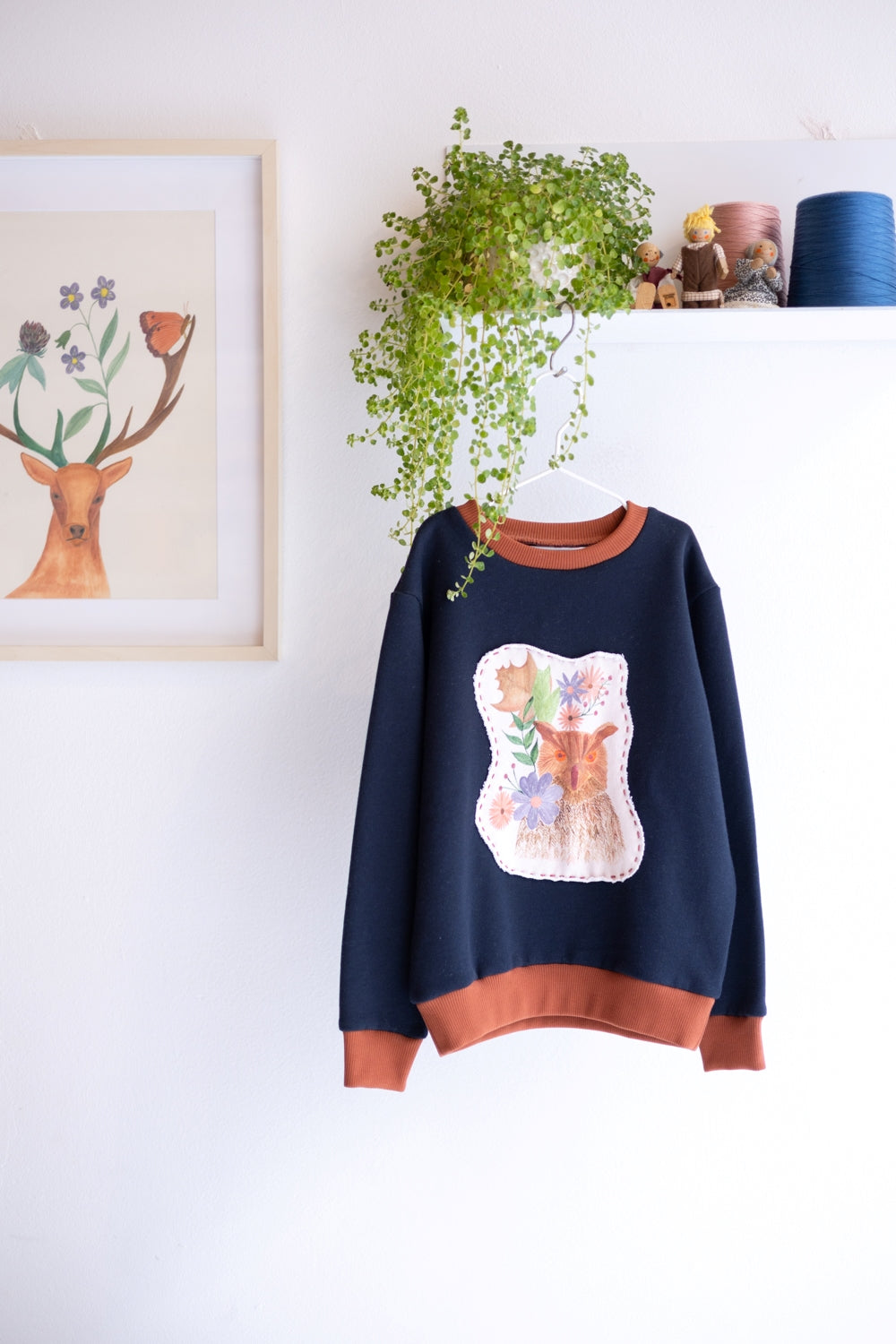 Kids unisex organic cotton sweatshirt.