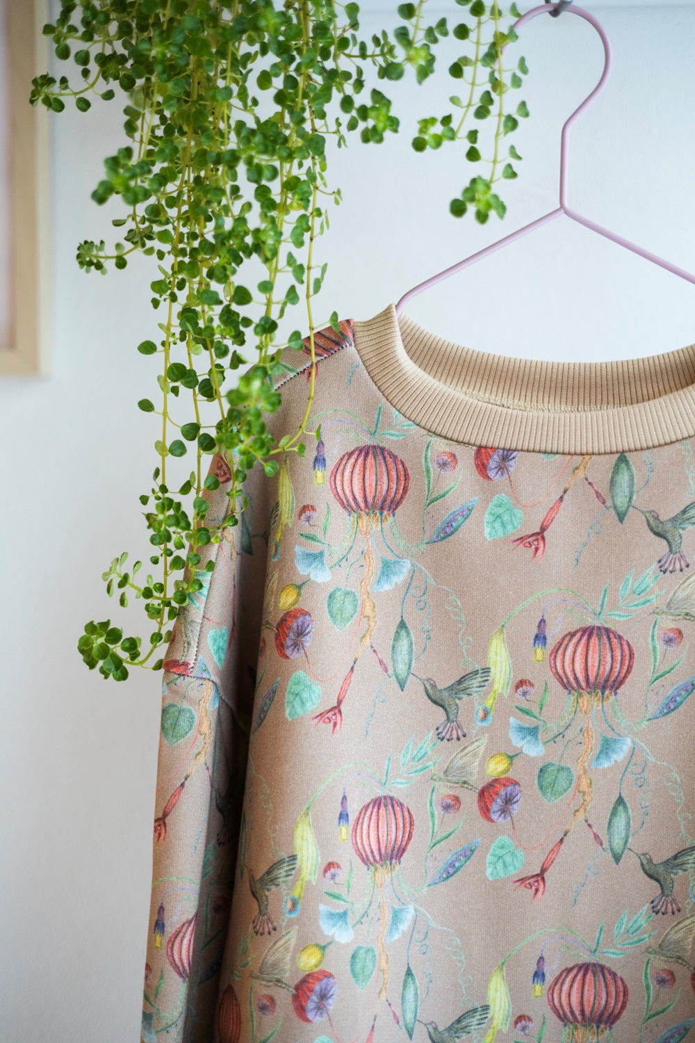 Kids organic cotton oversized sweatshirt.