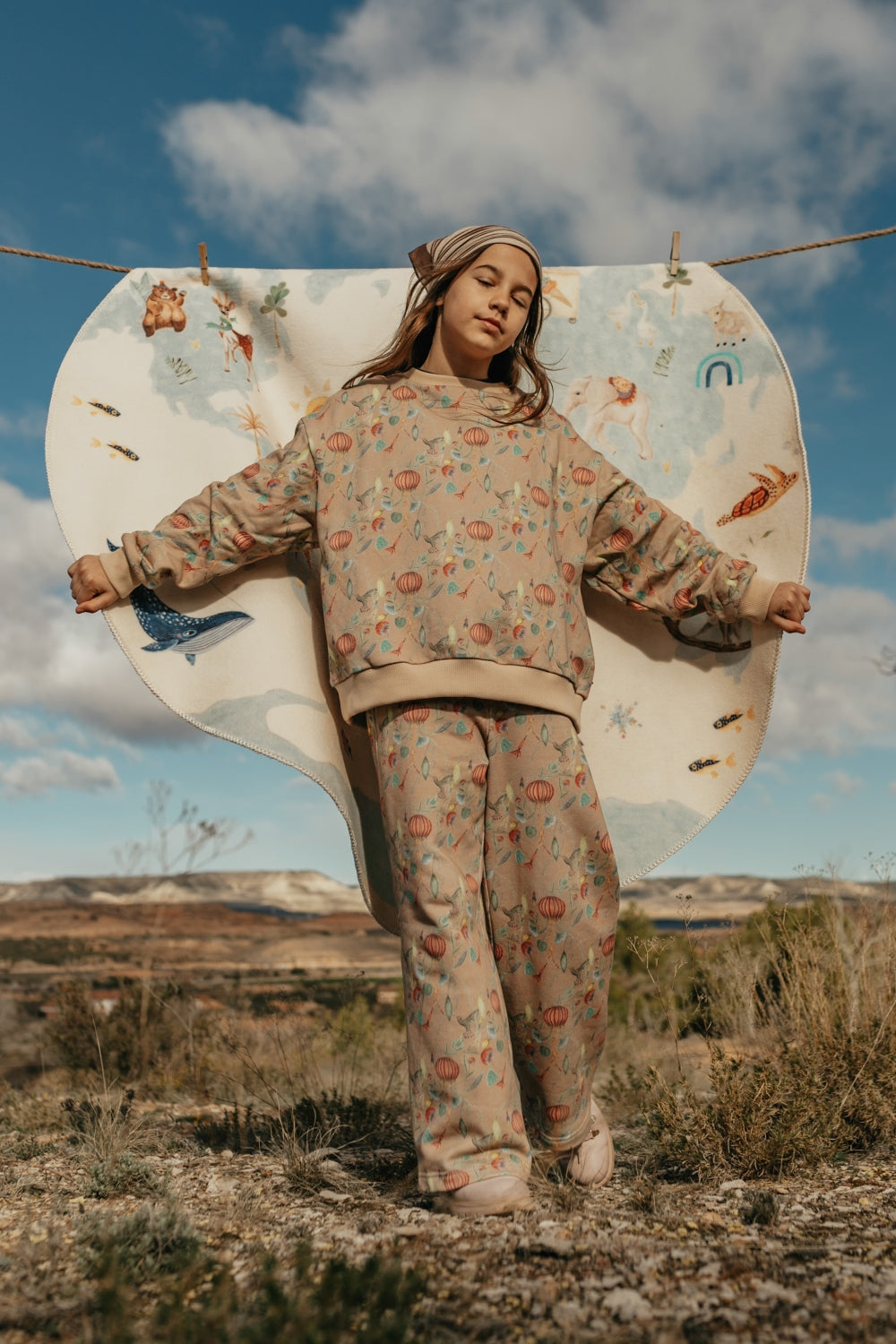 Kids organic cotton oversized sweatshirt and pants.
