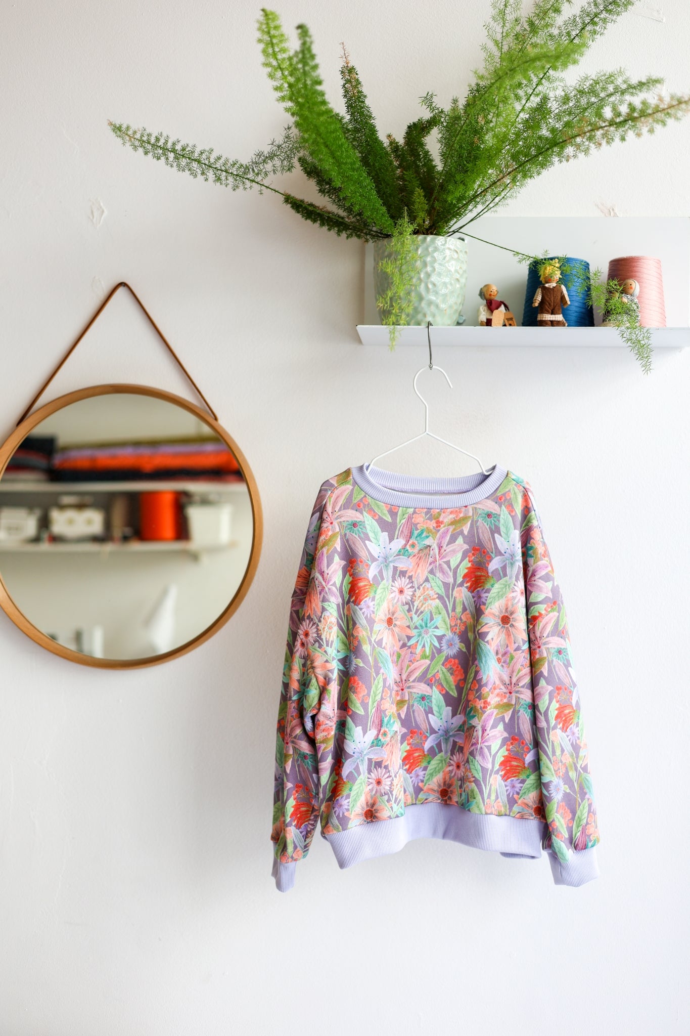 Organic cotton kids oversized sweatshirt.