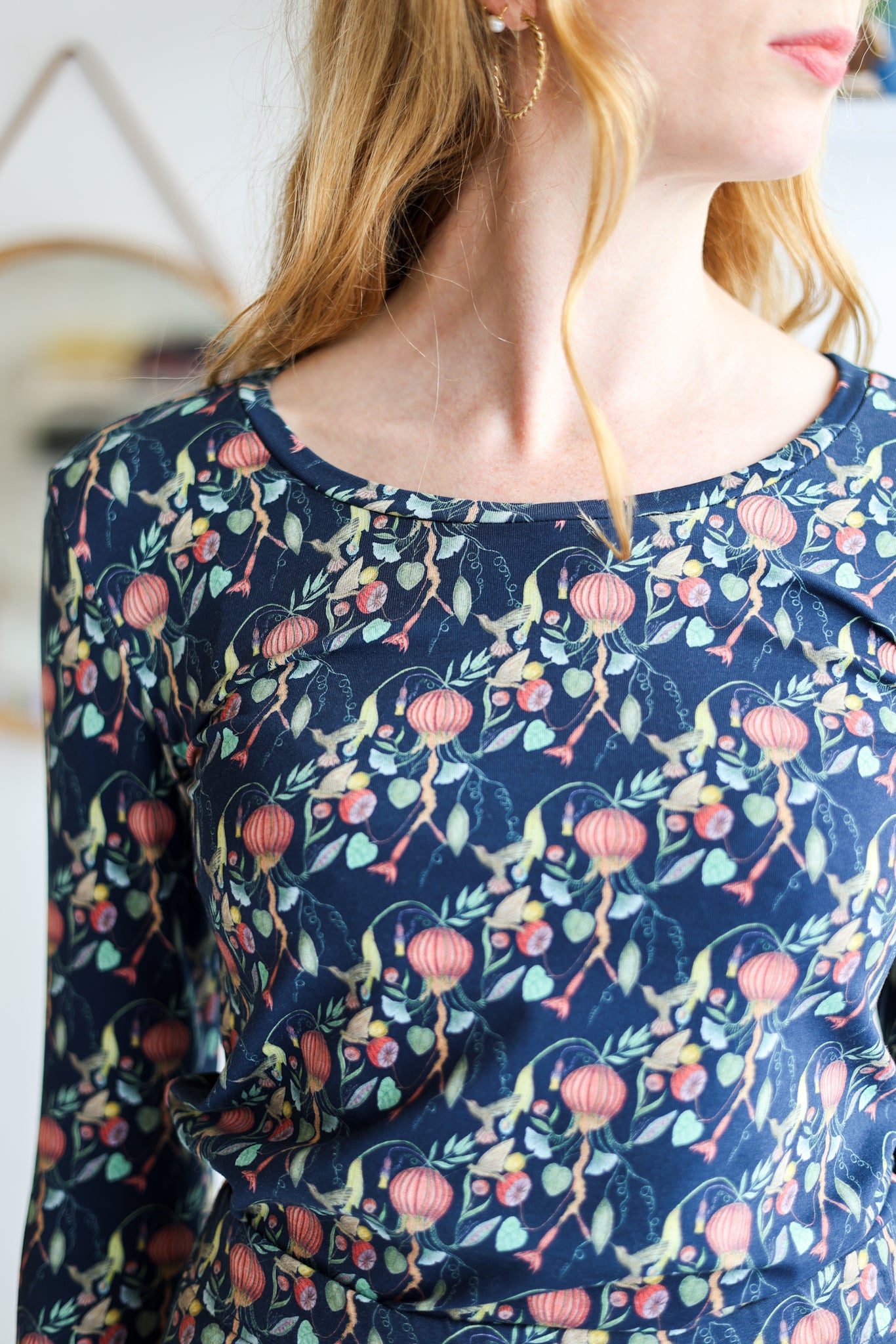 Women organic cotton stretch jersey long sleeve t-shirt.
