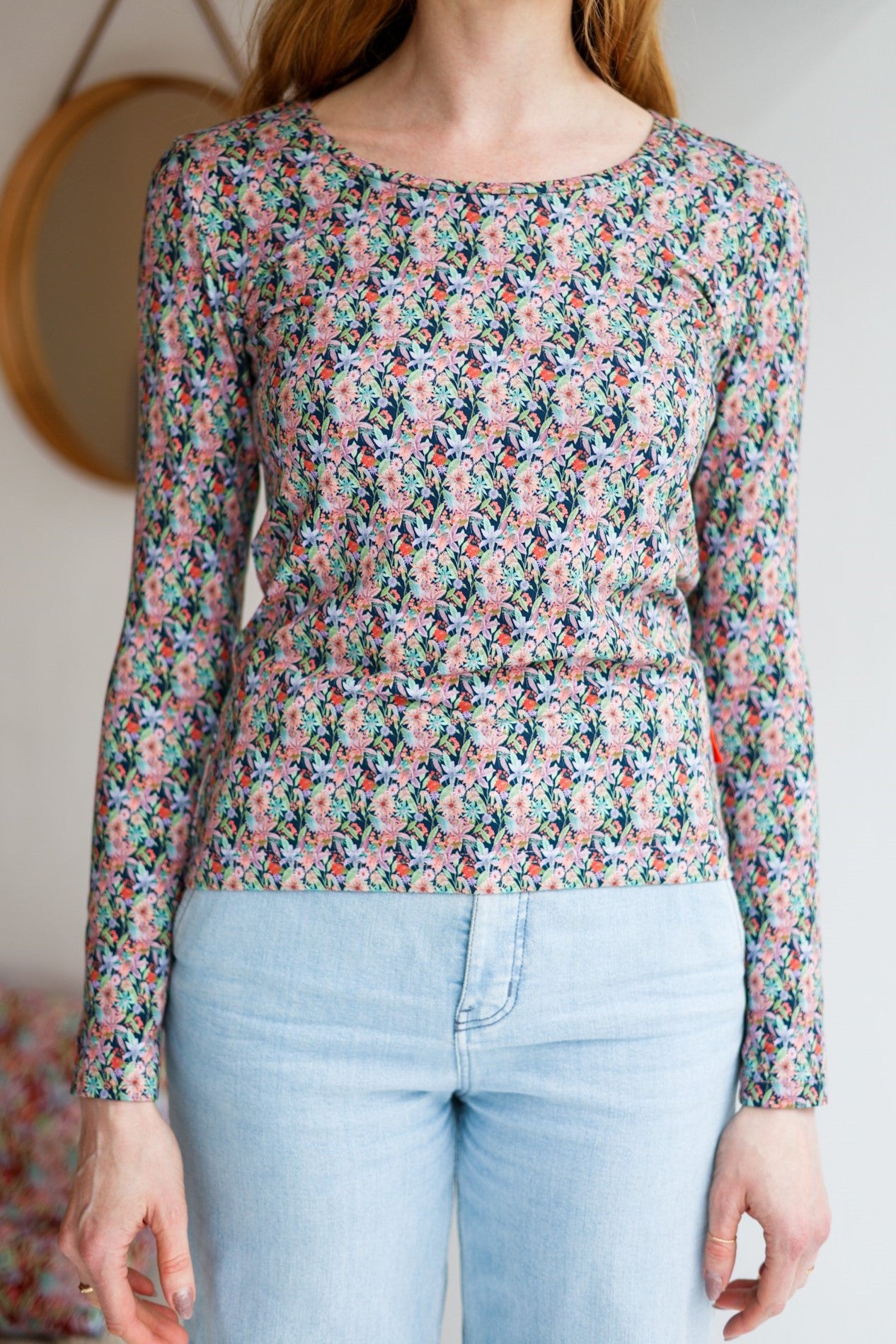 Women organic cotton stretch jersey long sleeve t-shirt.