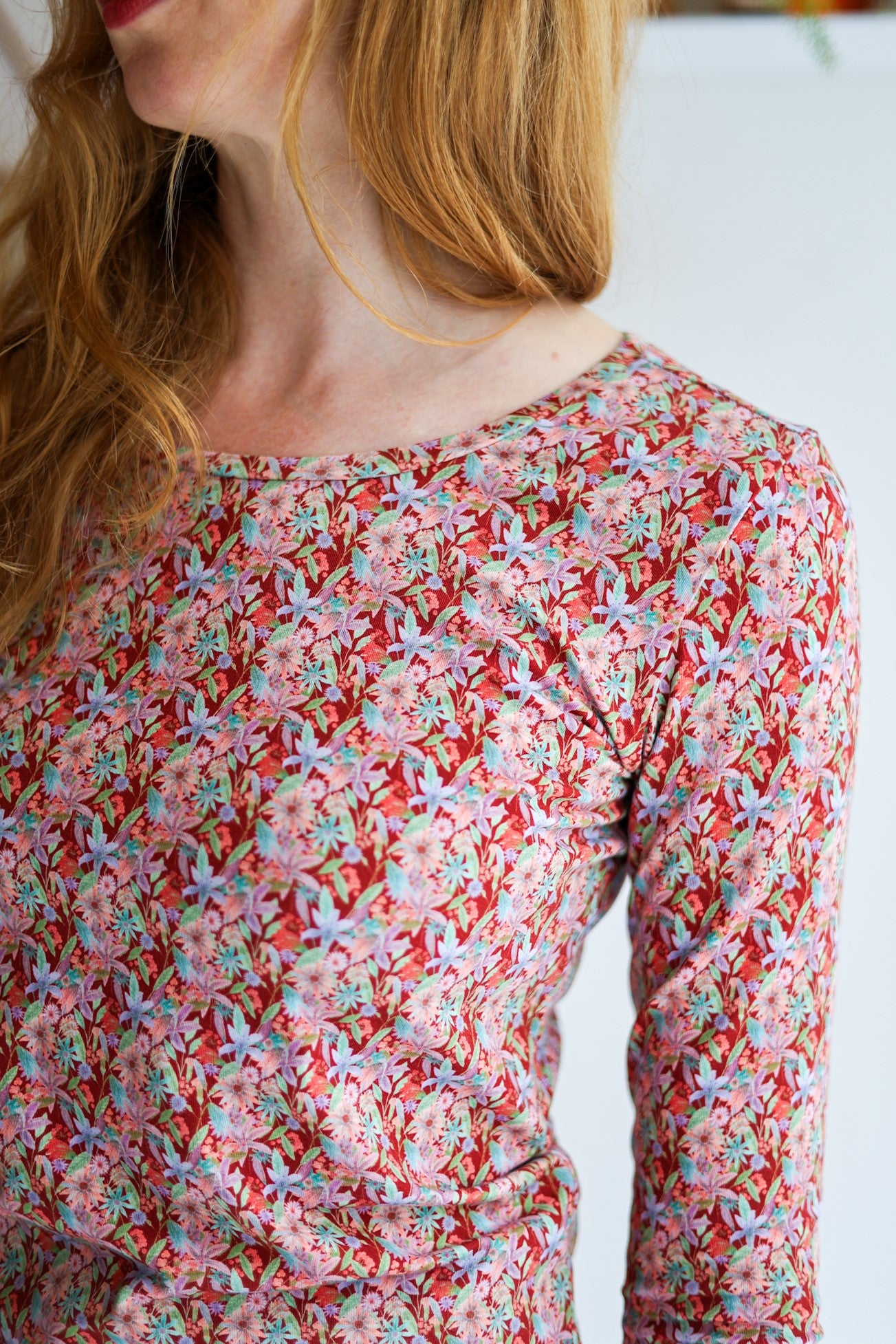 Women organic cotton stretch jersey long sleeve t-shirt.