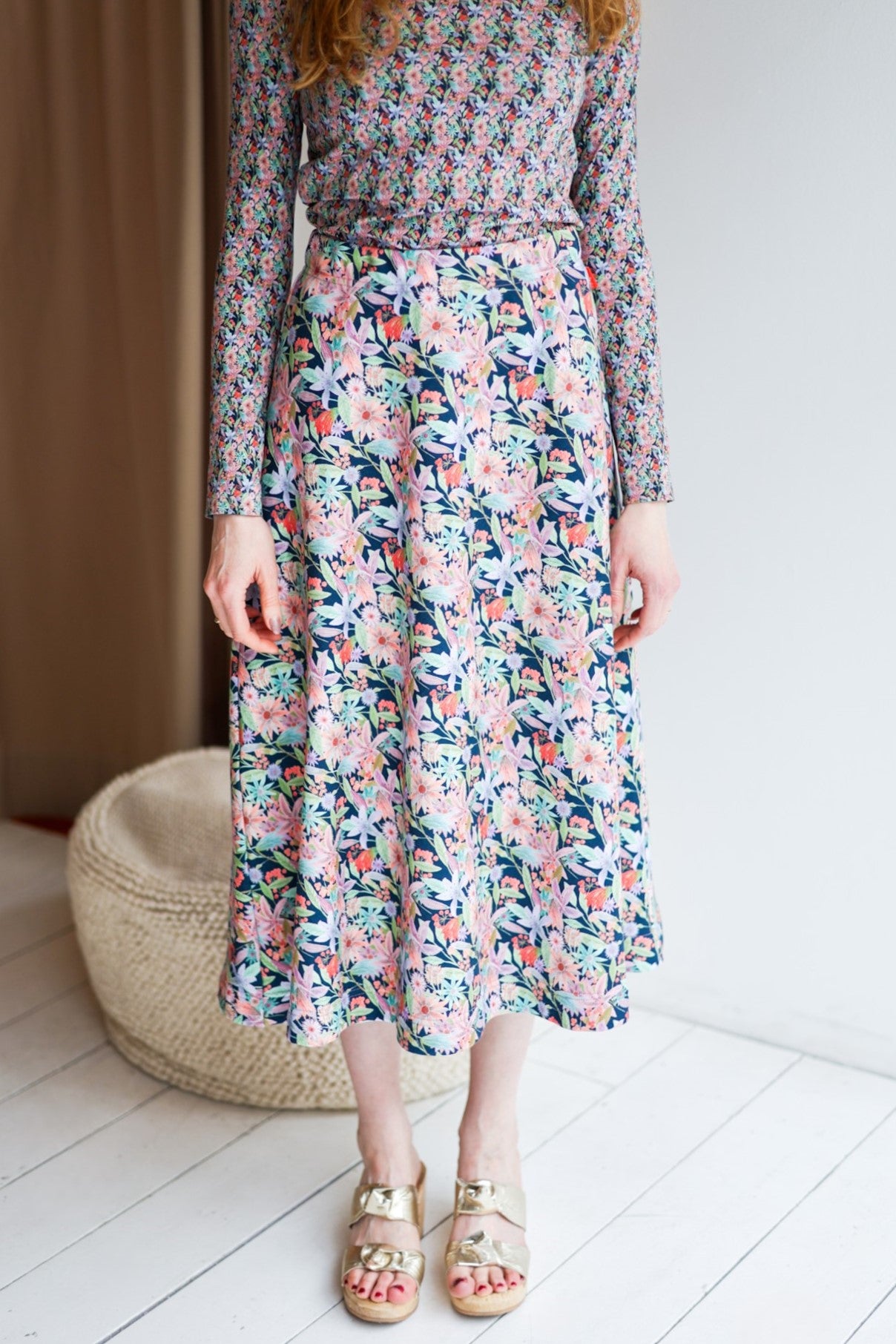 Women organic cotton sweat flared long skirt.