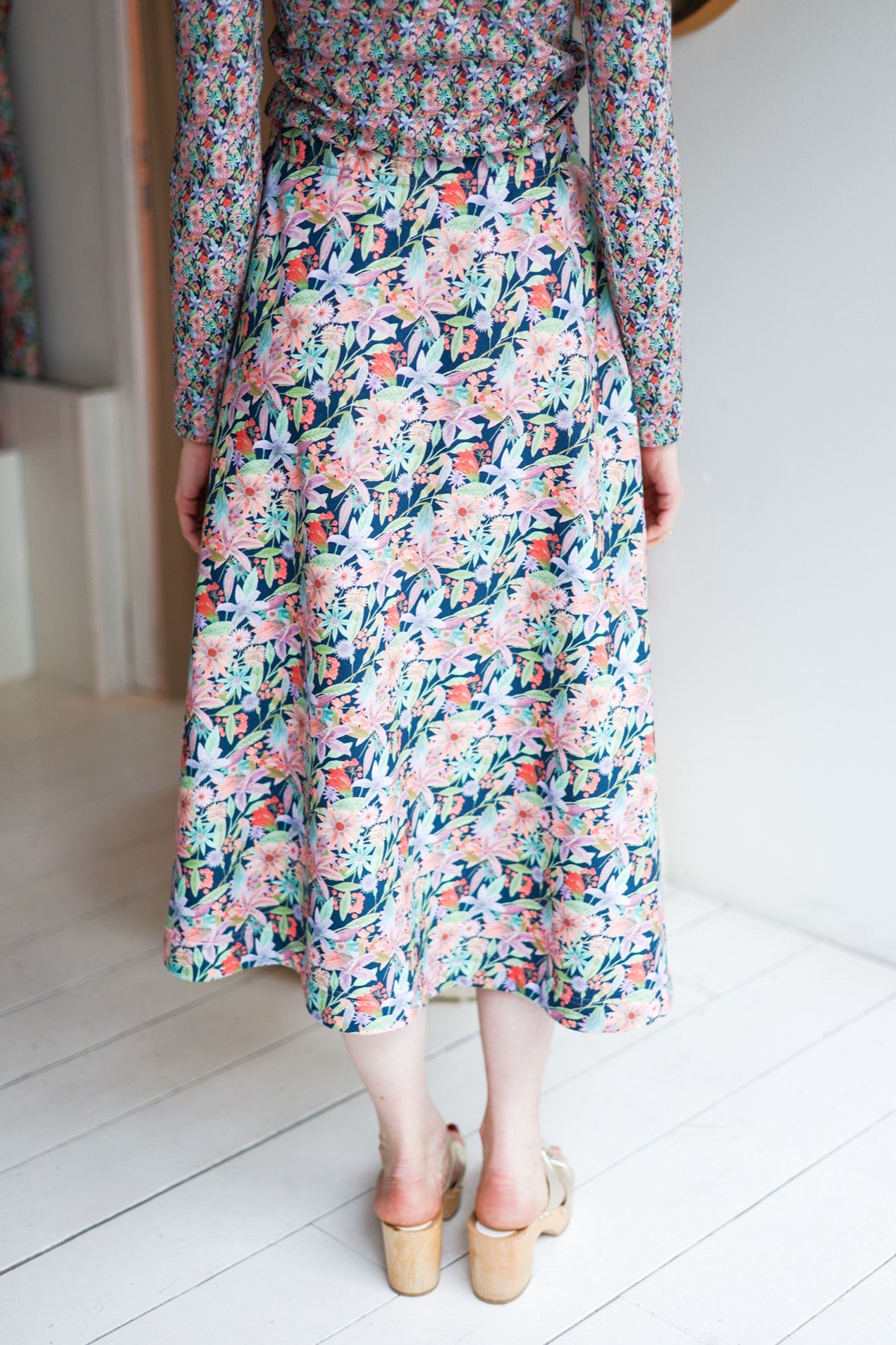 Women organic cotton sweat flared long skirt.