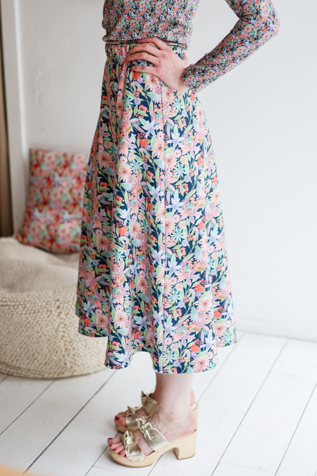 Women organic cotton sweat flared long skirt.