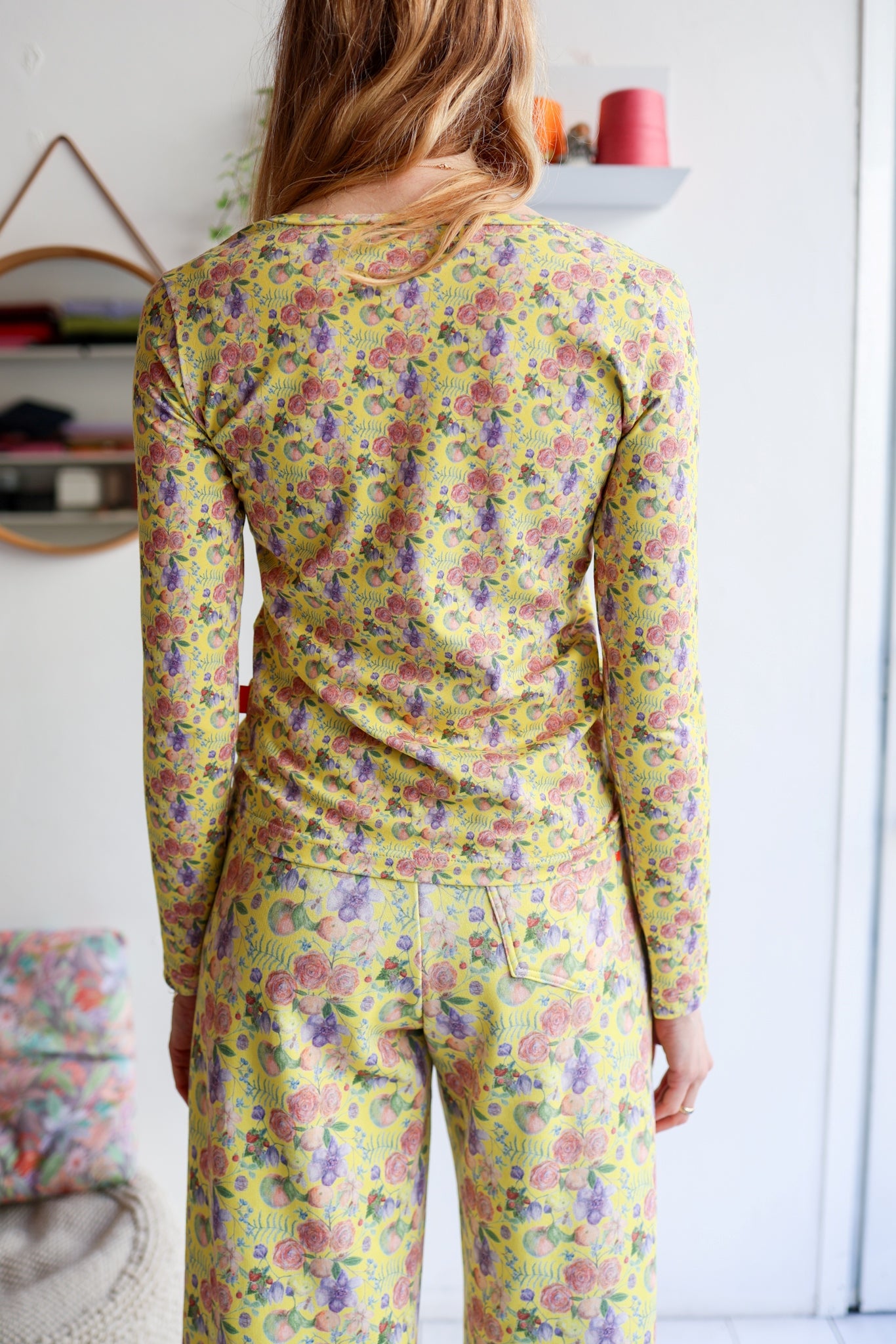 Organic cotton stretch jersey long sleeve women t-shirt.