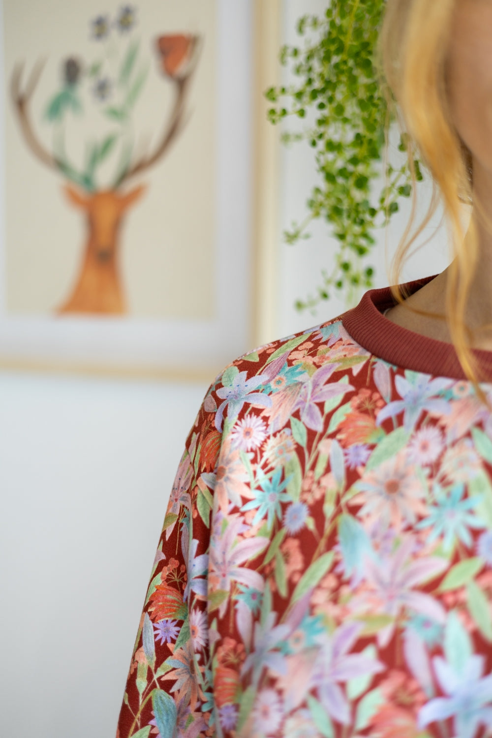 Women organic cotton sweatshirt.