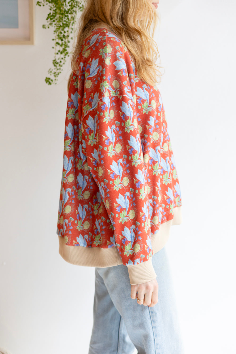 Women organic cotton round neck oversized sweatshirt.