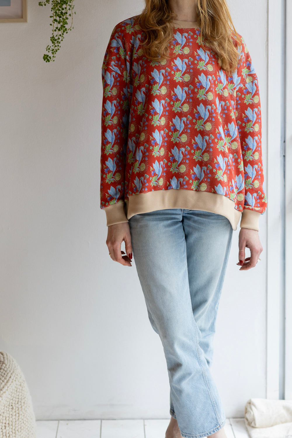Women organic cotton round neck oversized sweatshirt.