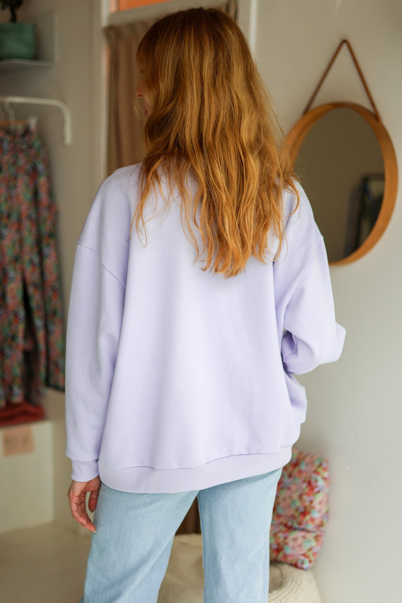 Women organic cotton round neck oversized sweatshirt.