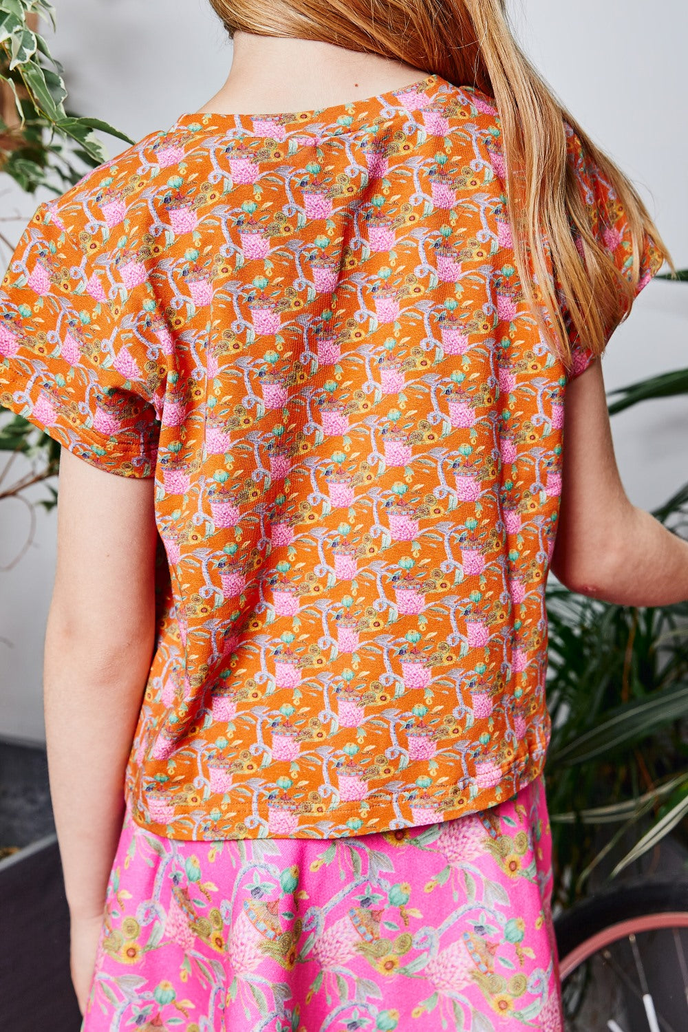 Organic cotton stretch jersey girls t-shirt.