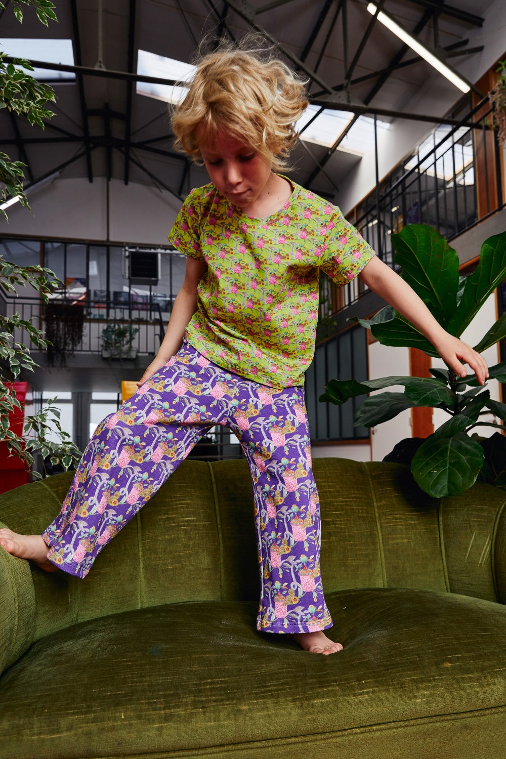 Kids organic cotton sweat pants.