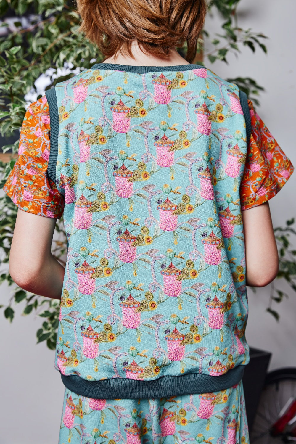 Kids organic cotton sweater vest.